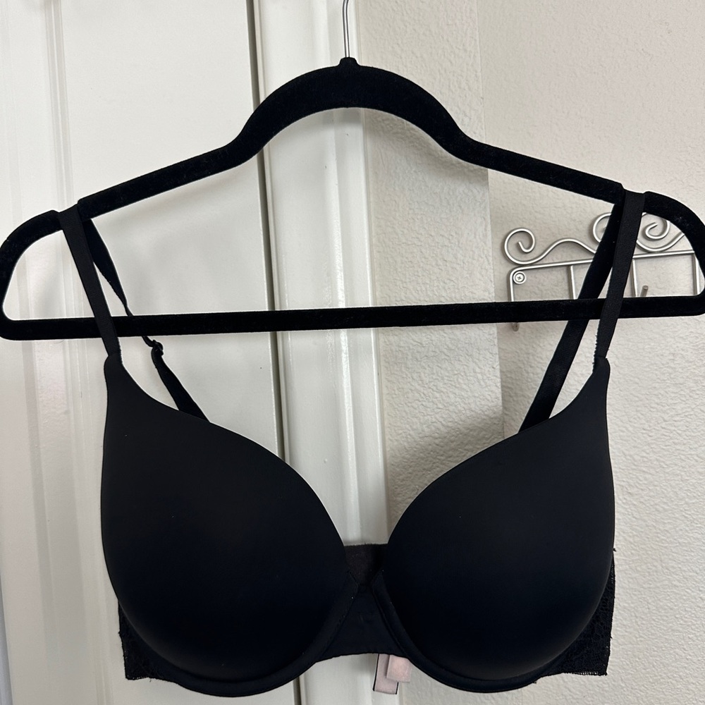 Victoria's Secret Black T-Shirt Bra with Molded Cups